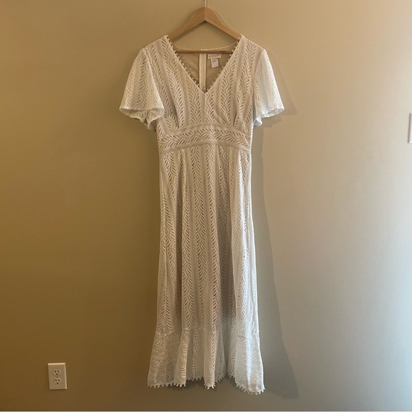 APRICOT Dresses & Skirts - APRICOT Cream Lace Maxi Dress Flutter Sleeve V-Neck Ruffle Hem Lined Size 8 #482